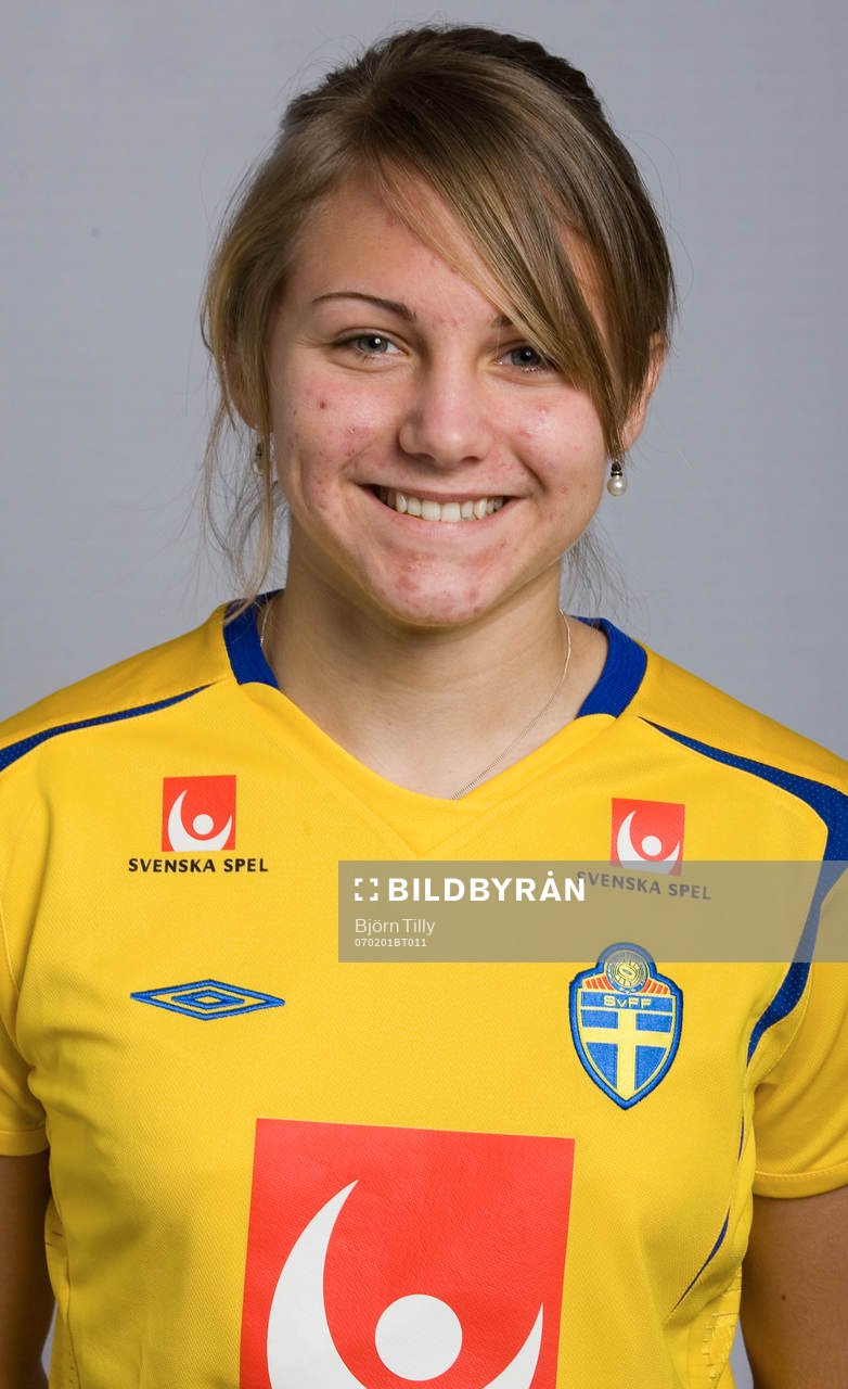 Emelie Ölander, Sverige