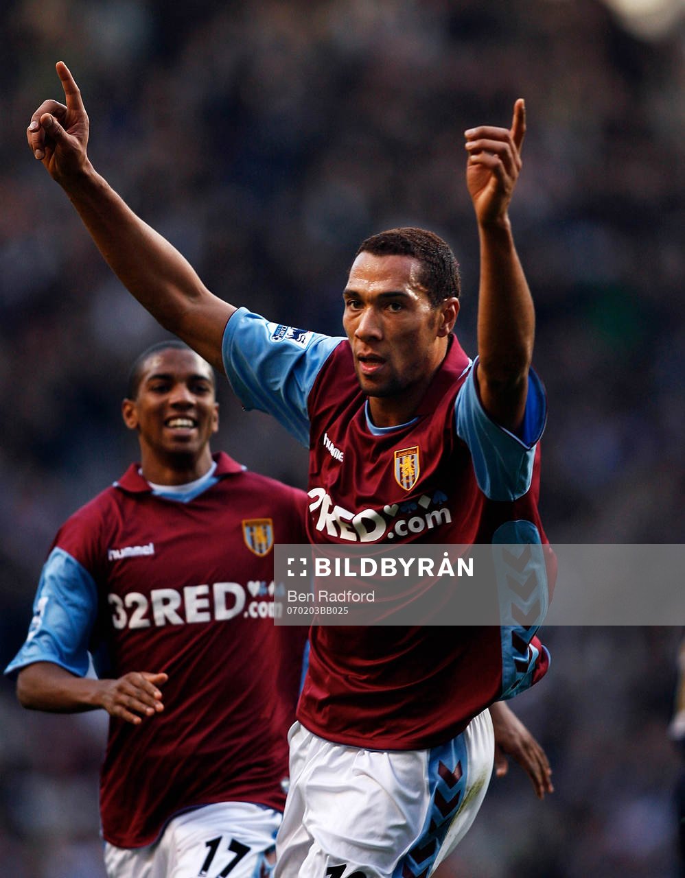  John Carew, Aston Villa, jubel, glädje, målgest, Ashley Young 