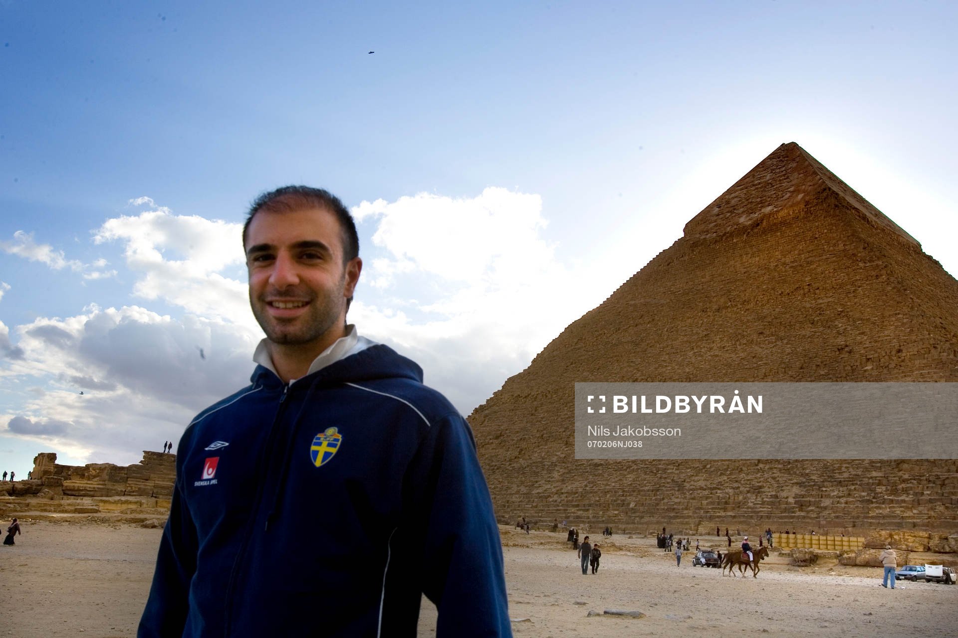 Kennedy Bakircioglü vid pyramid