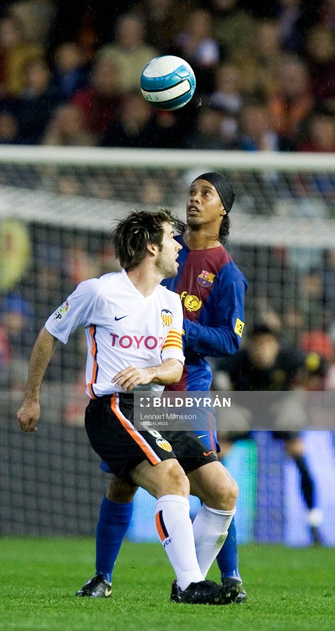 Ronaldinho, Barcelona och David Albelda, Valencia