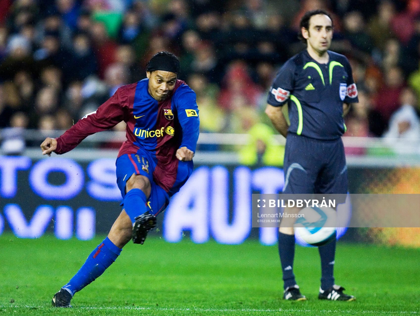 Ronaldinho, Barcelona och domare