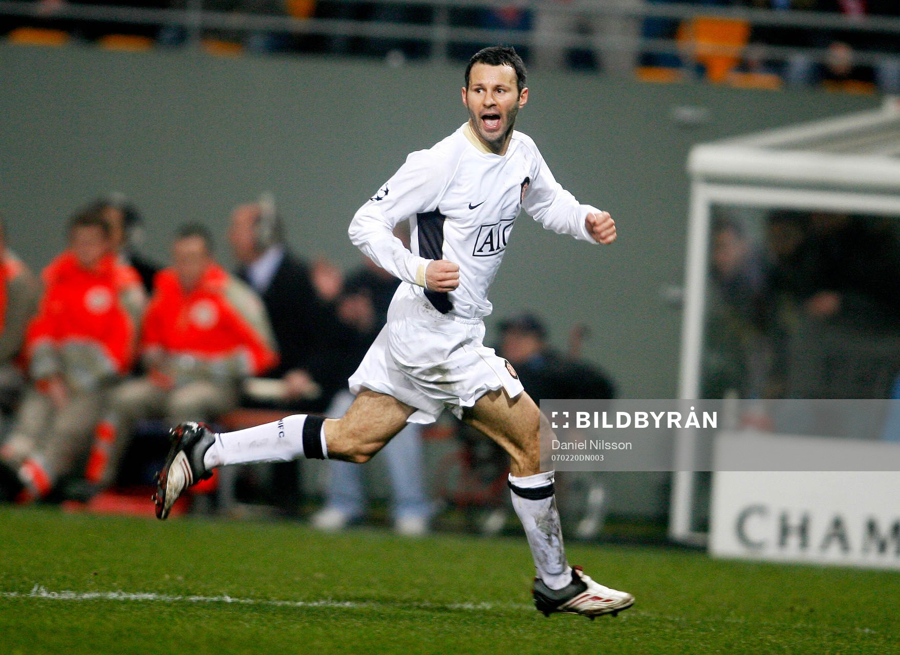 Fotboll, Champions League, Lille - Manchester United: Ryan Giggs, Manchester United gjorde 1-0 på frispark, jubel!
