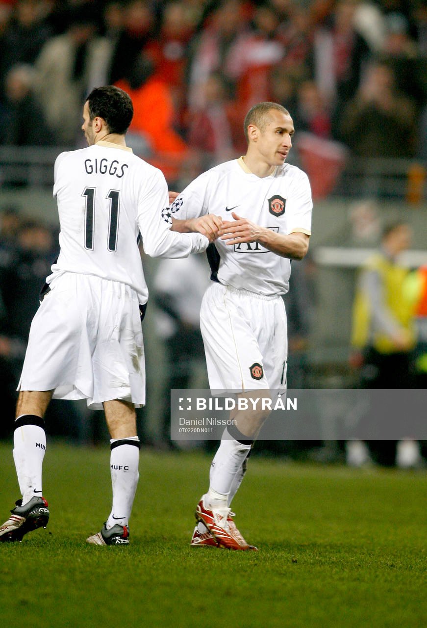 Henrik Larsson och Ryan Giggs, Manchester United, jubel