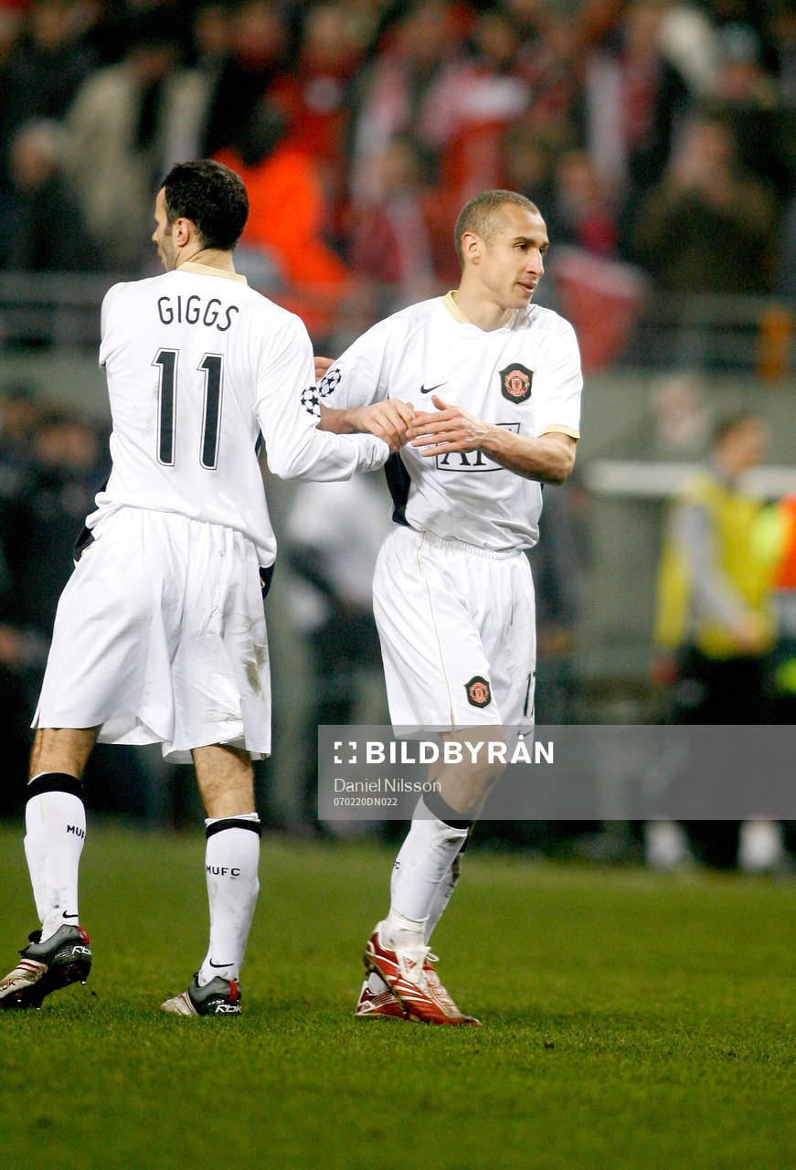 Henrik Larsson och Ryan Giggs, Manchester United, jubel