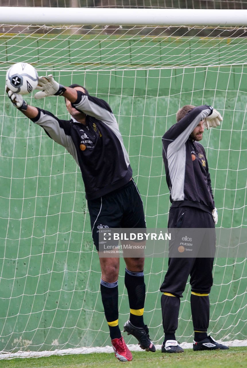 Abbas Hassan och Johan Wiland, målvakt, Elfsborg