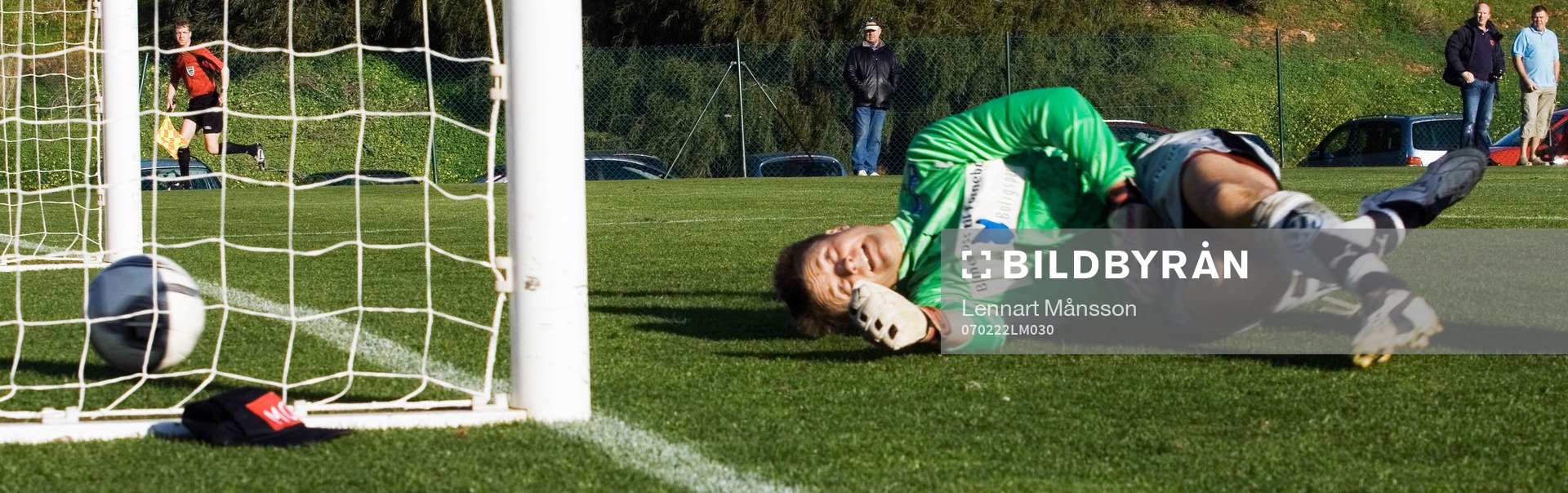 2-2, Samuel Holmén får på ett skott som med knappt
