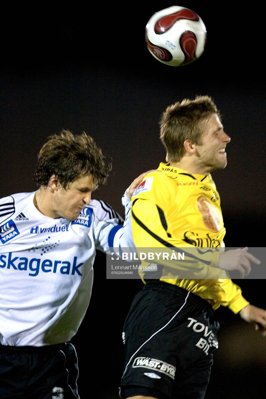 Anders Svensson spelade hela matchen, här får han en