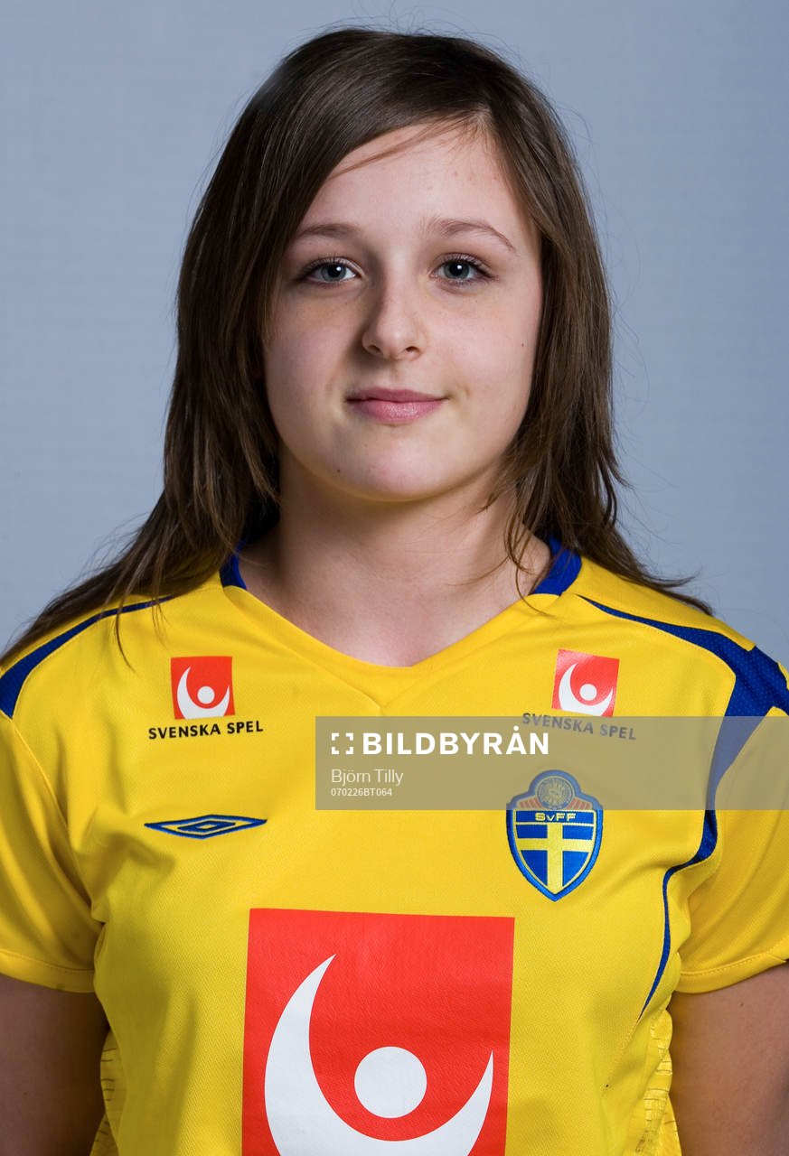 Josefin Alfsson, Sverige