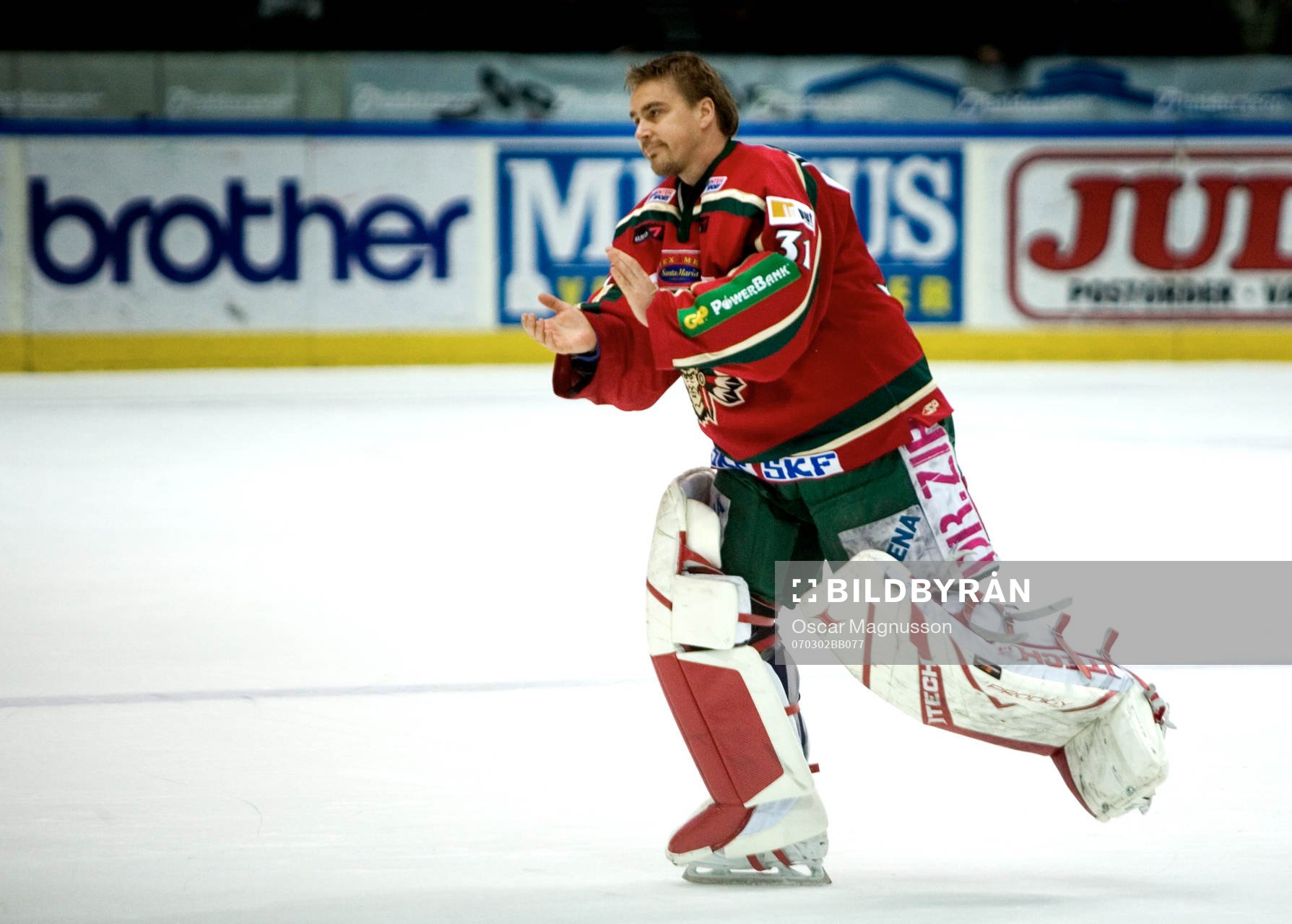 Tommy Salo tackar publiken