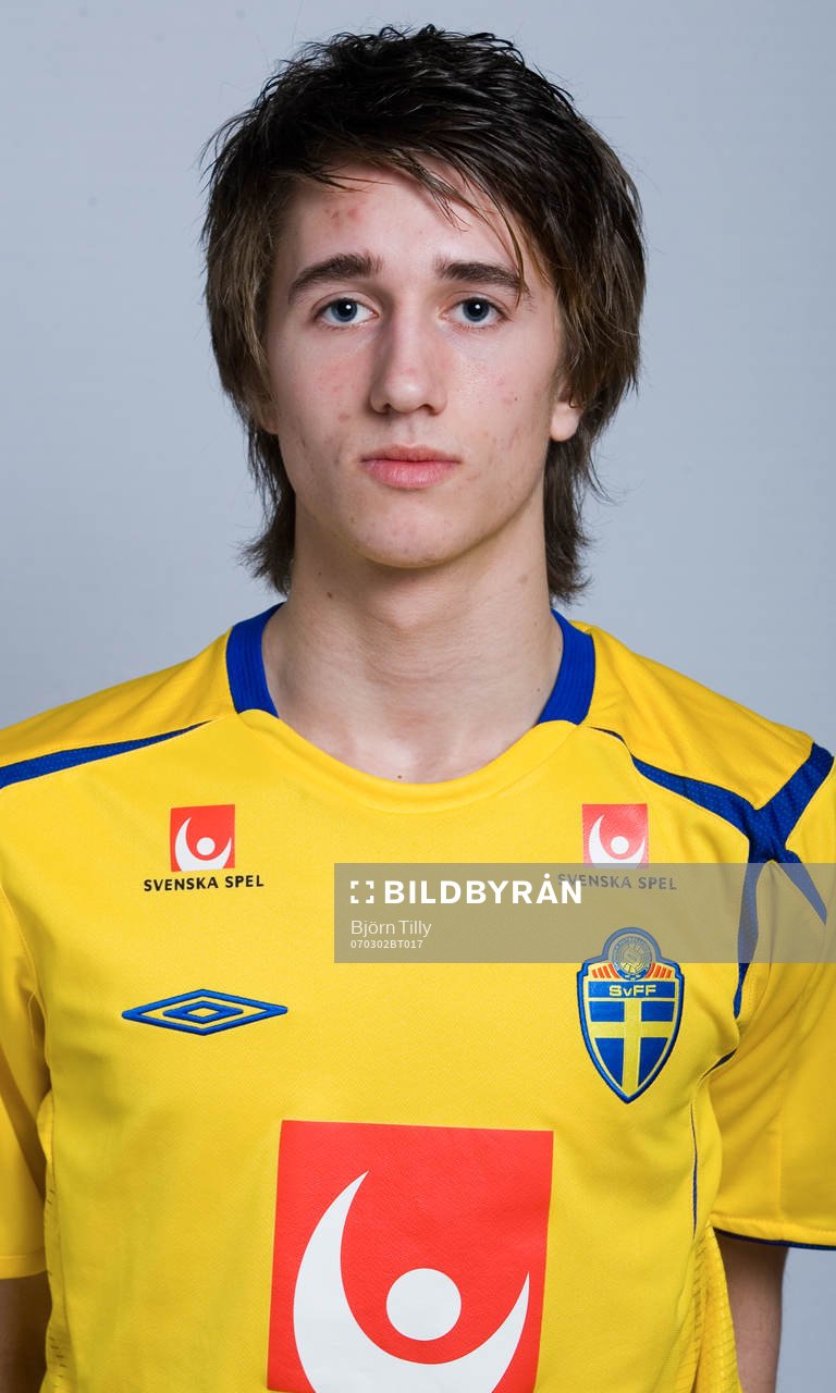 Philip Hellqvist, Sverige