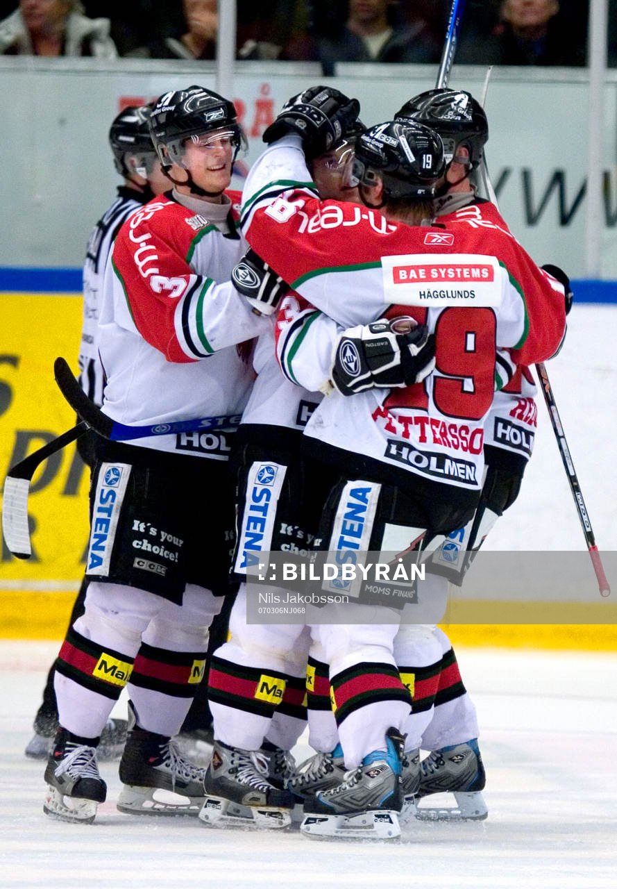 Modo firar ett mål, jubel