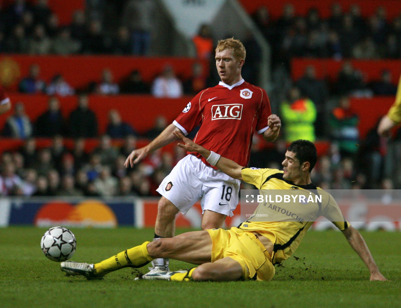 Paul Scholes, Manchester Unitedtacklas av Efstathios
