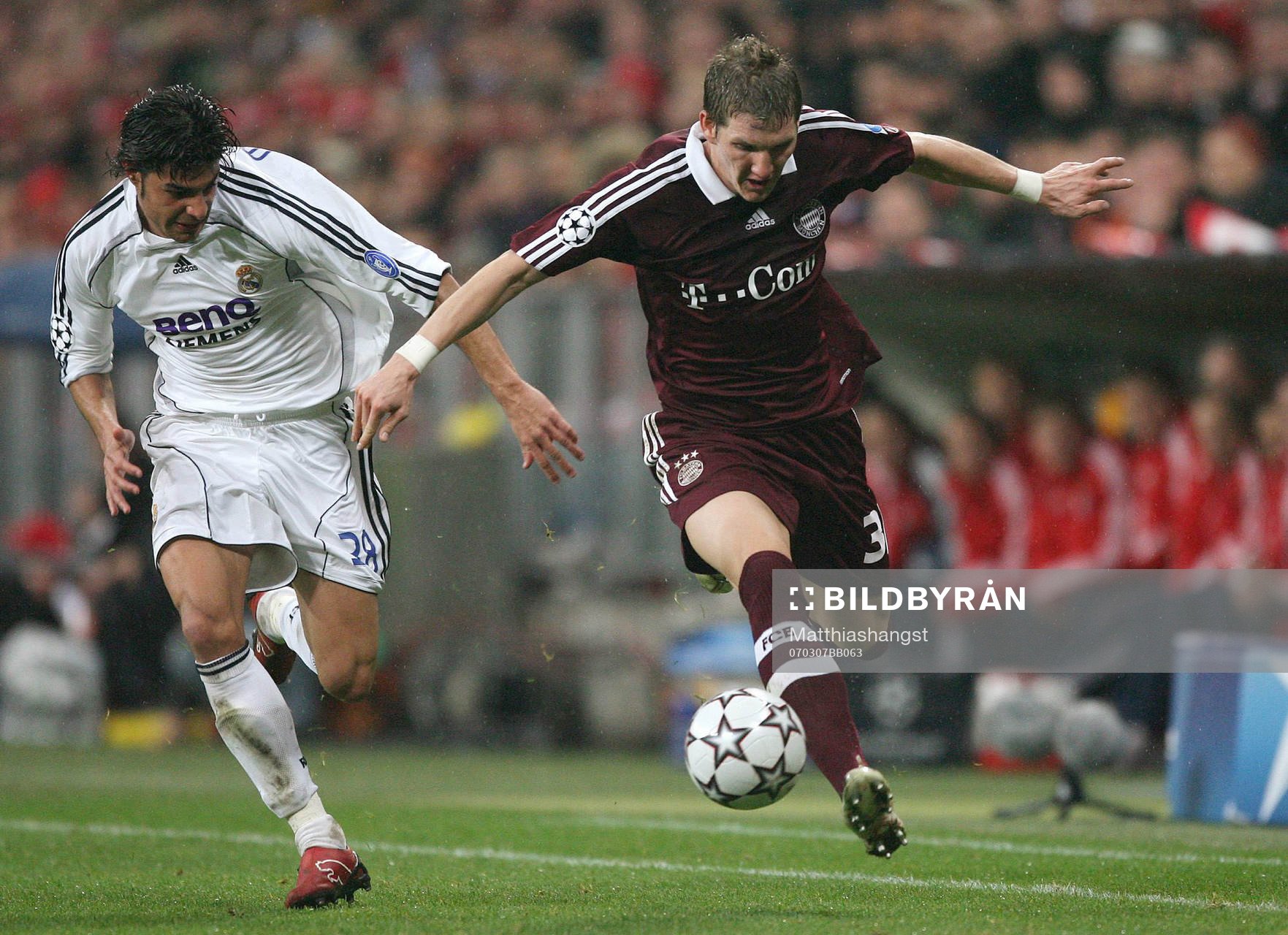   Miguel Torres, Real och Bastian Schweinsteiger, Bayern.