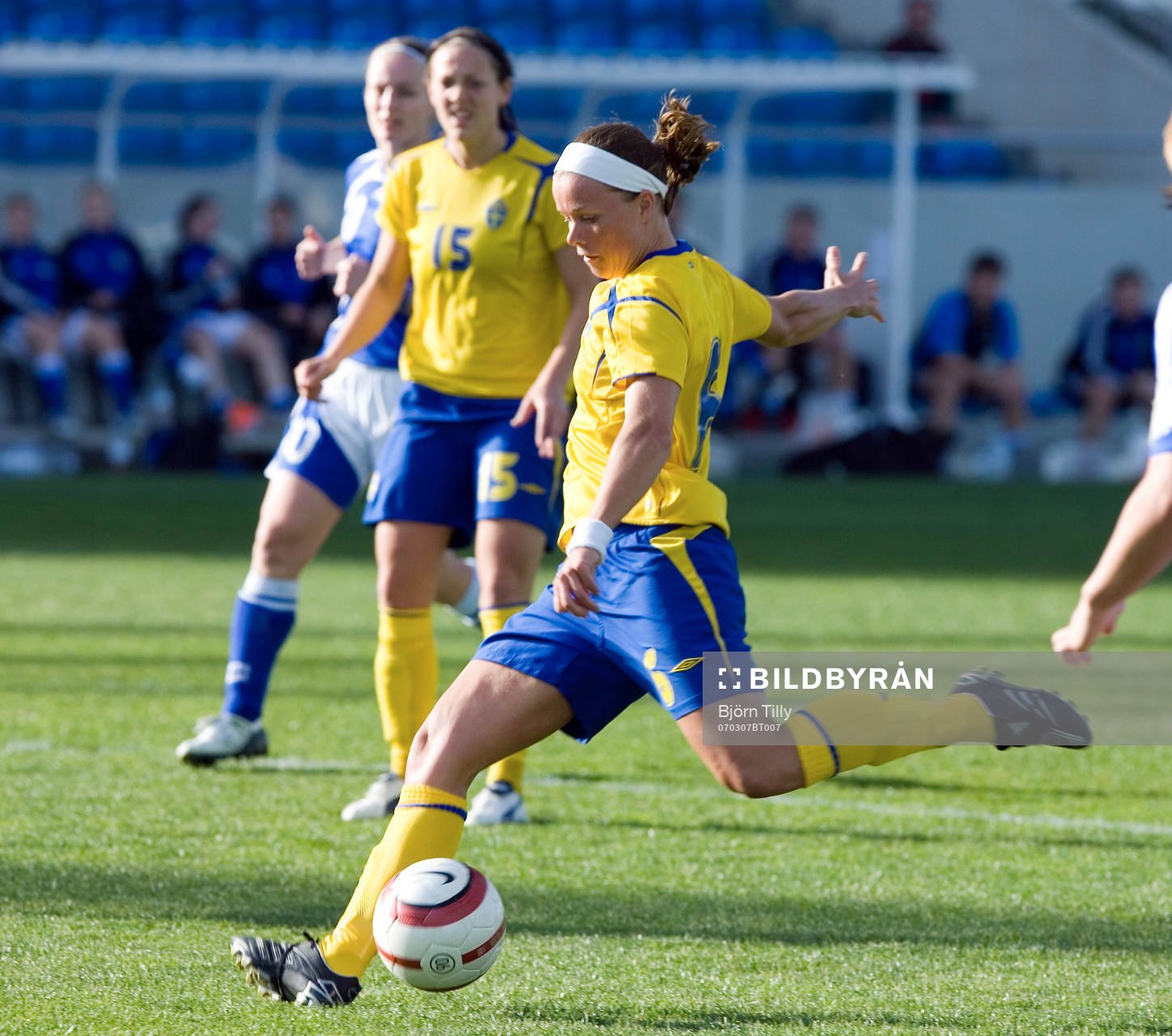 Sara Thunebro, Sverige