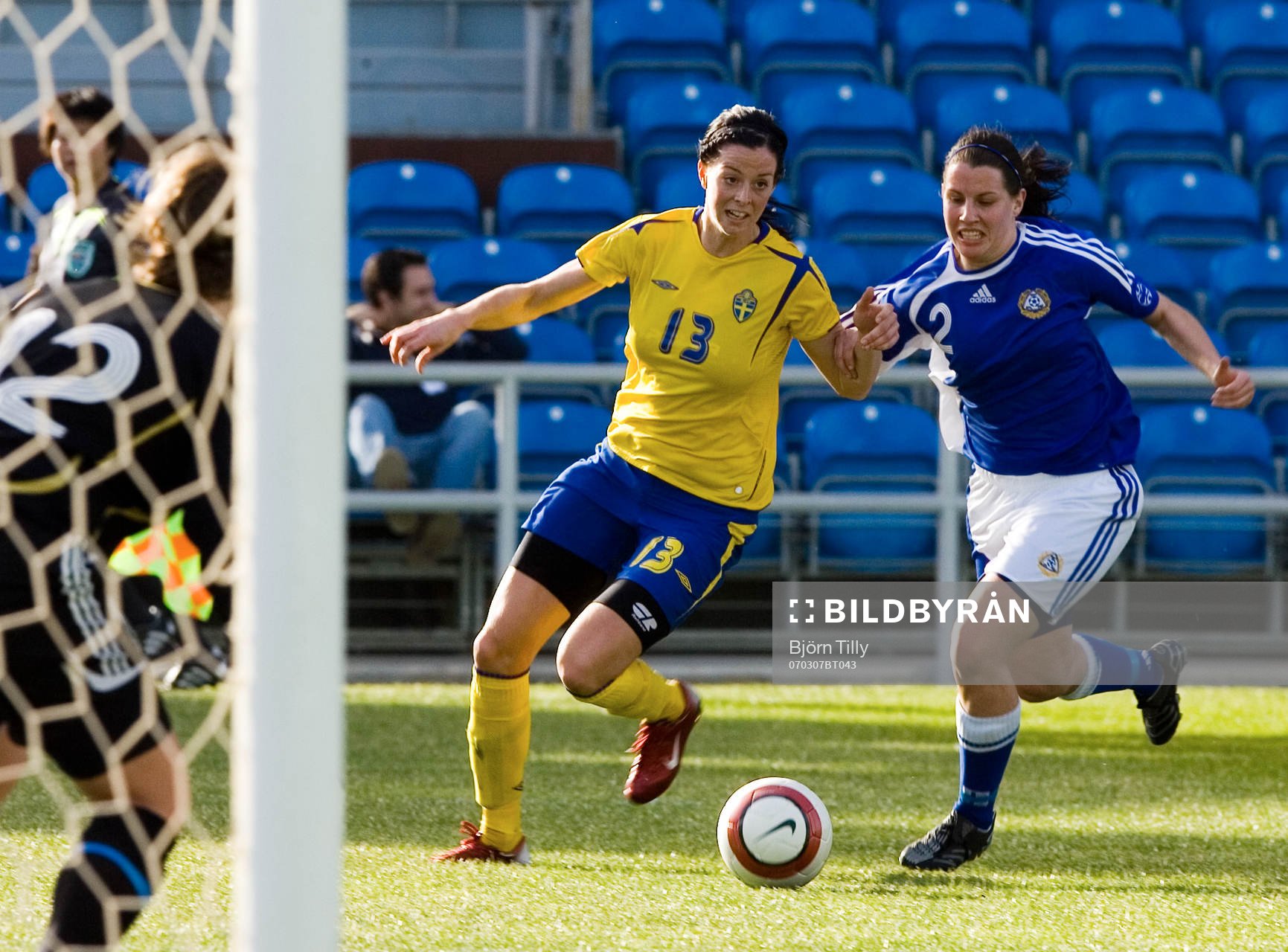 Lotta Schelin, Sverige och Petra Vaelma, Finland