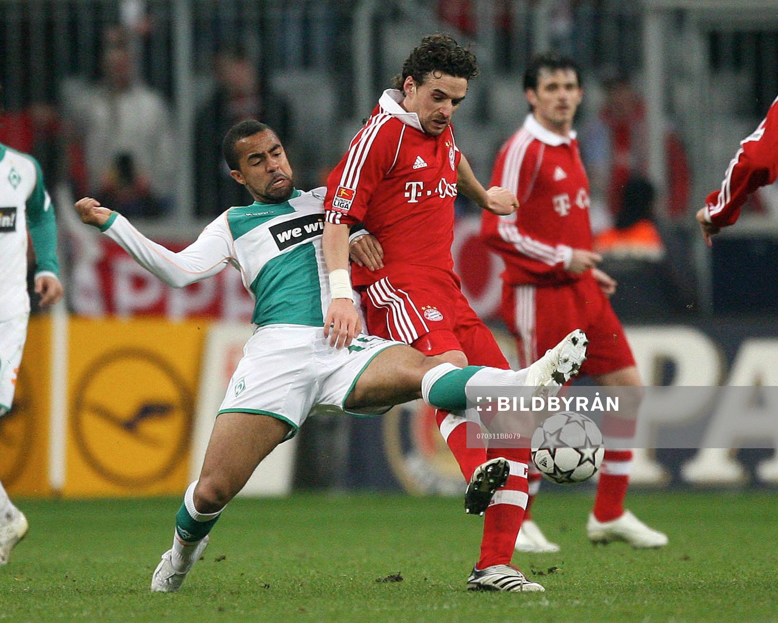Patrick Owomoyela, Owen Hargreaves