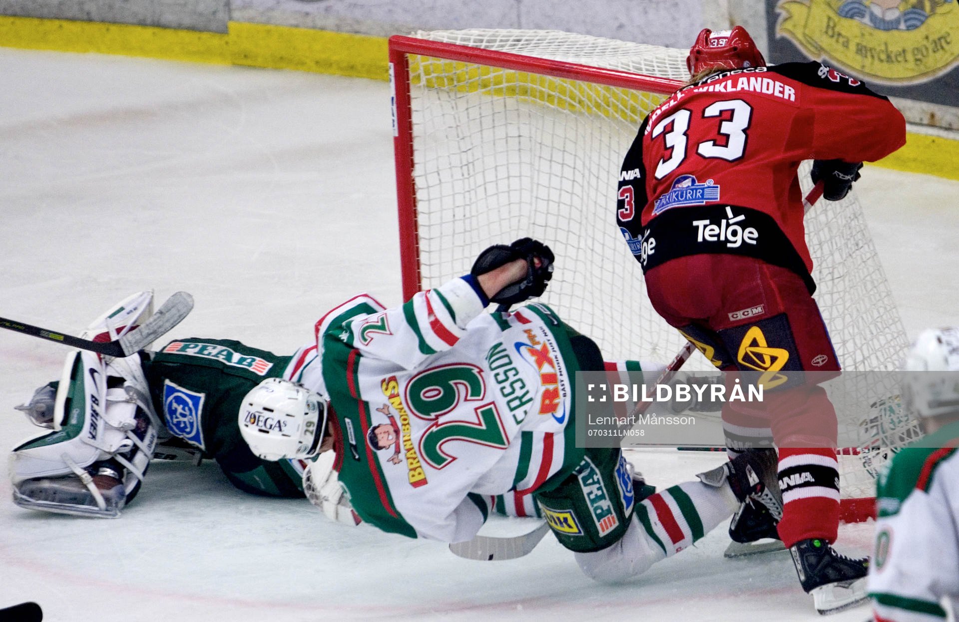 0-2, Linus Videll rundar Rögles målvakt Andreas