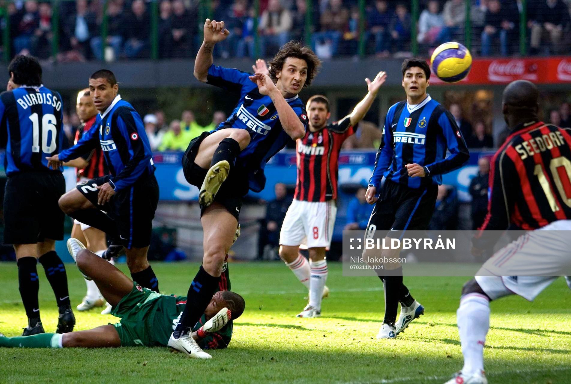 Zlatan Ibrahimovic, Inter, gör mål som blir bortdömt