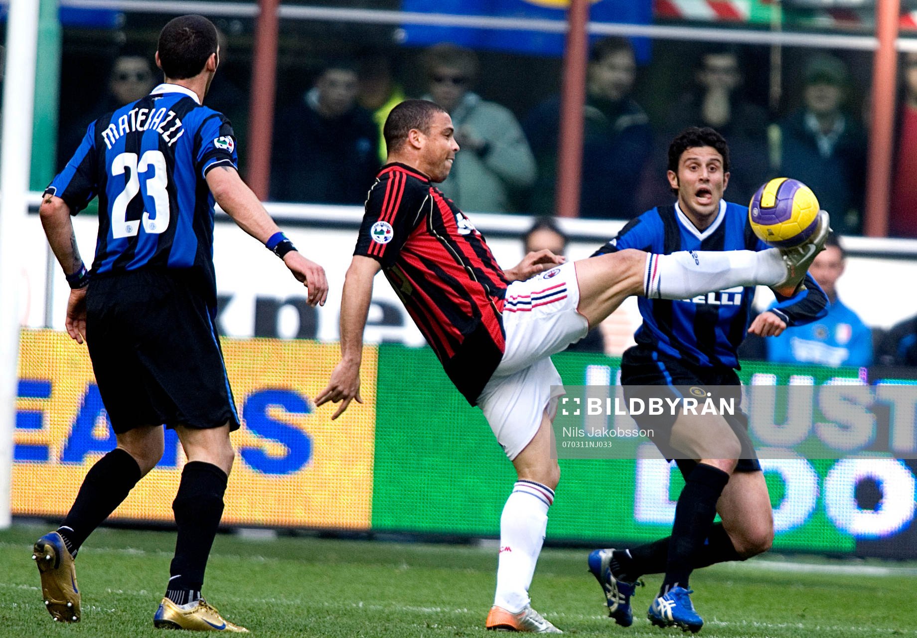 Ronaldo, Milan, skojar med Fabio Grosso, Inter