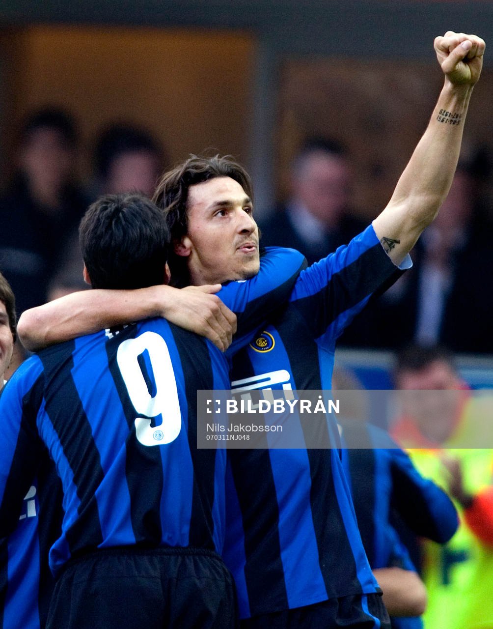  Zlatan Ibrahimovic kramar om Julio Cruz, Inter, jubel.
