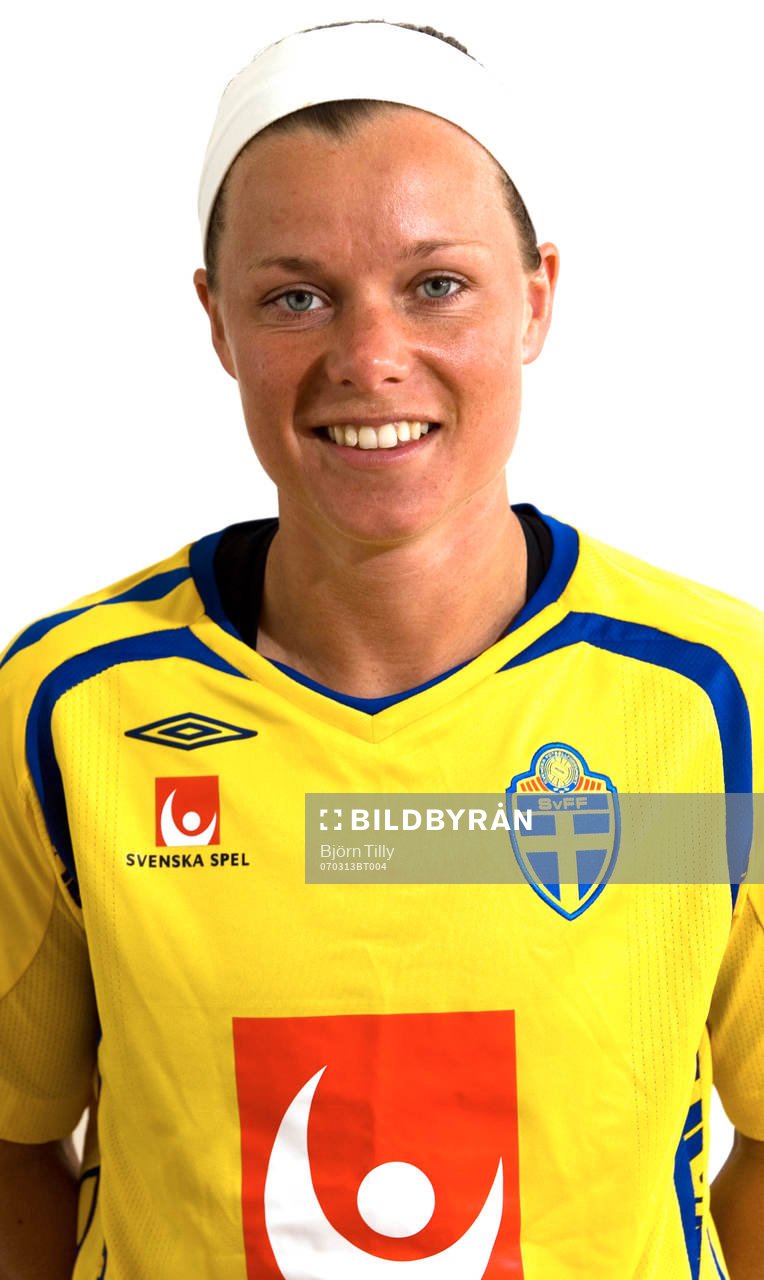 Sara Thunebro, Sverige