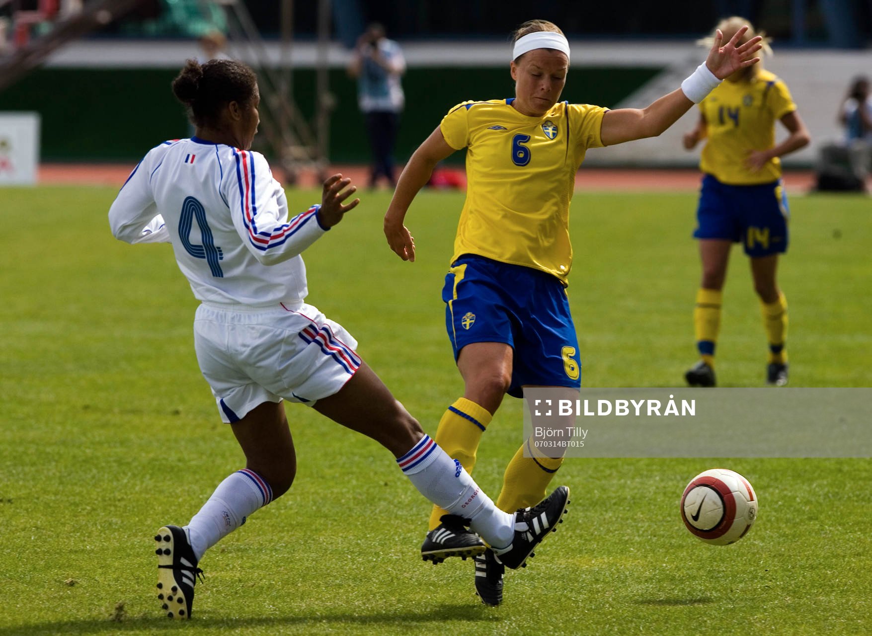 Sara Thunebo, Sverige