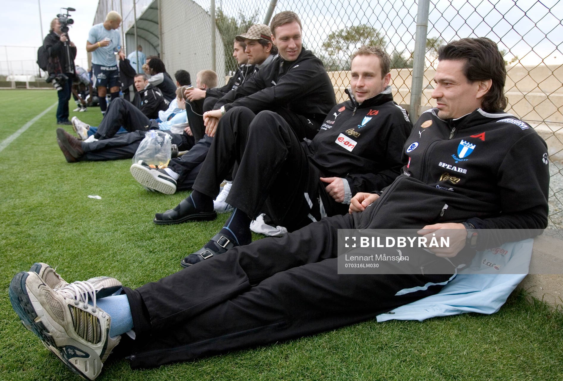  Många stjärnor vid sidan om, fr.v. Niklas Skoog, Jon-Inge Höijland och Jari Litmanen.