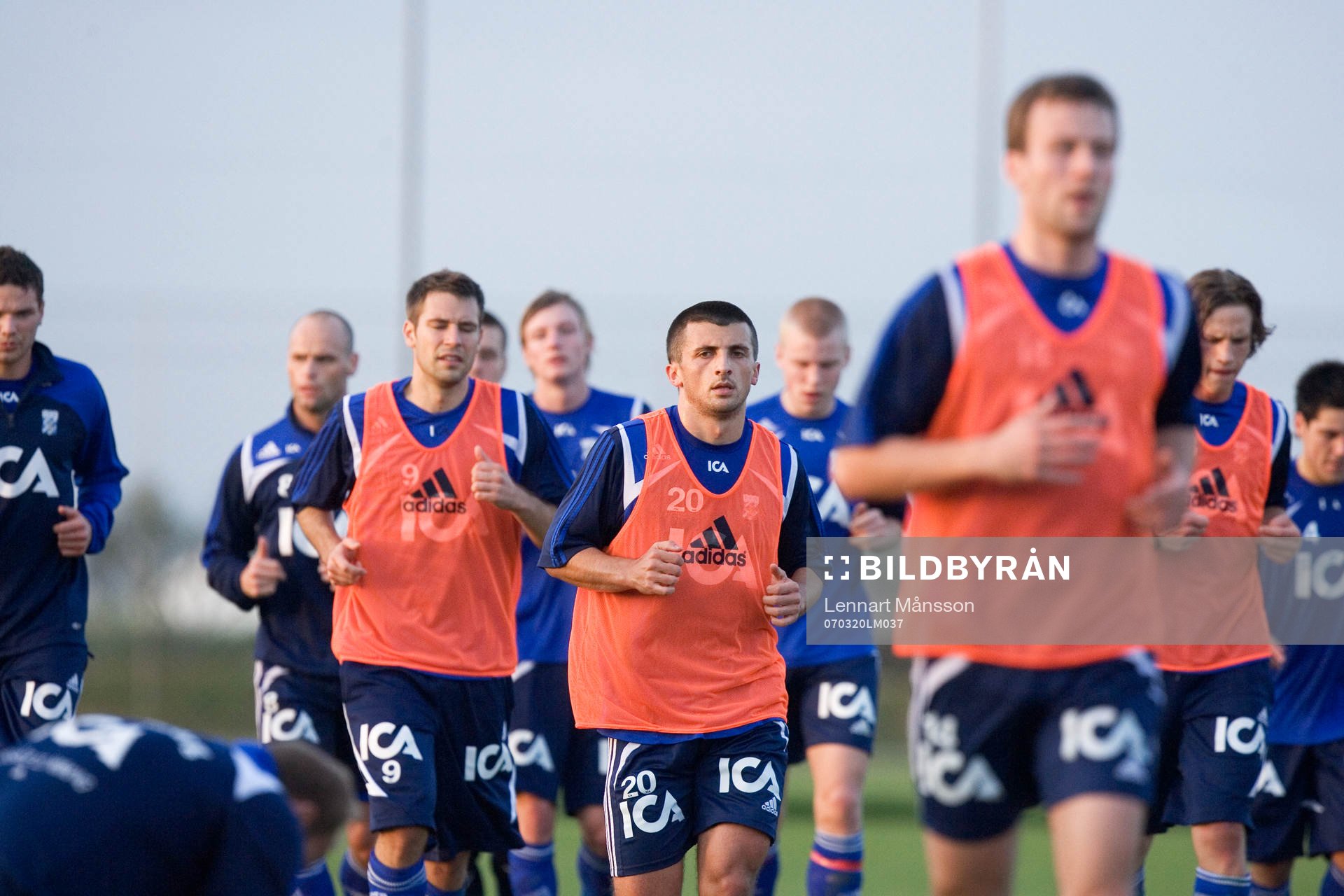 Stefan Selakovic och Eldin Karisik ser trötta ut på