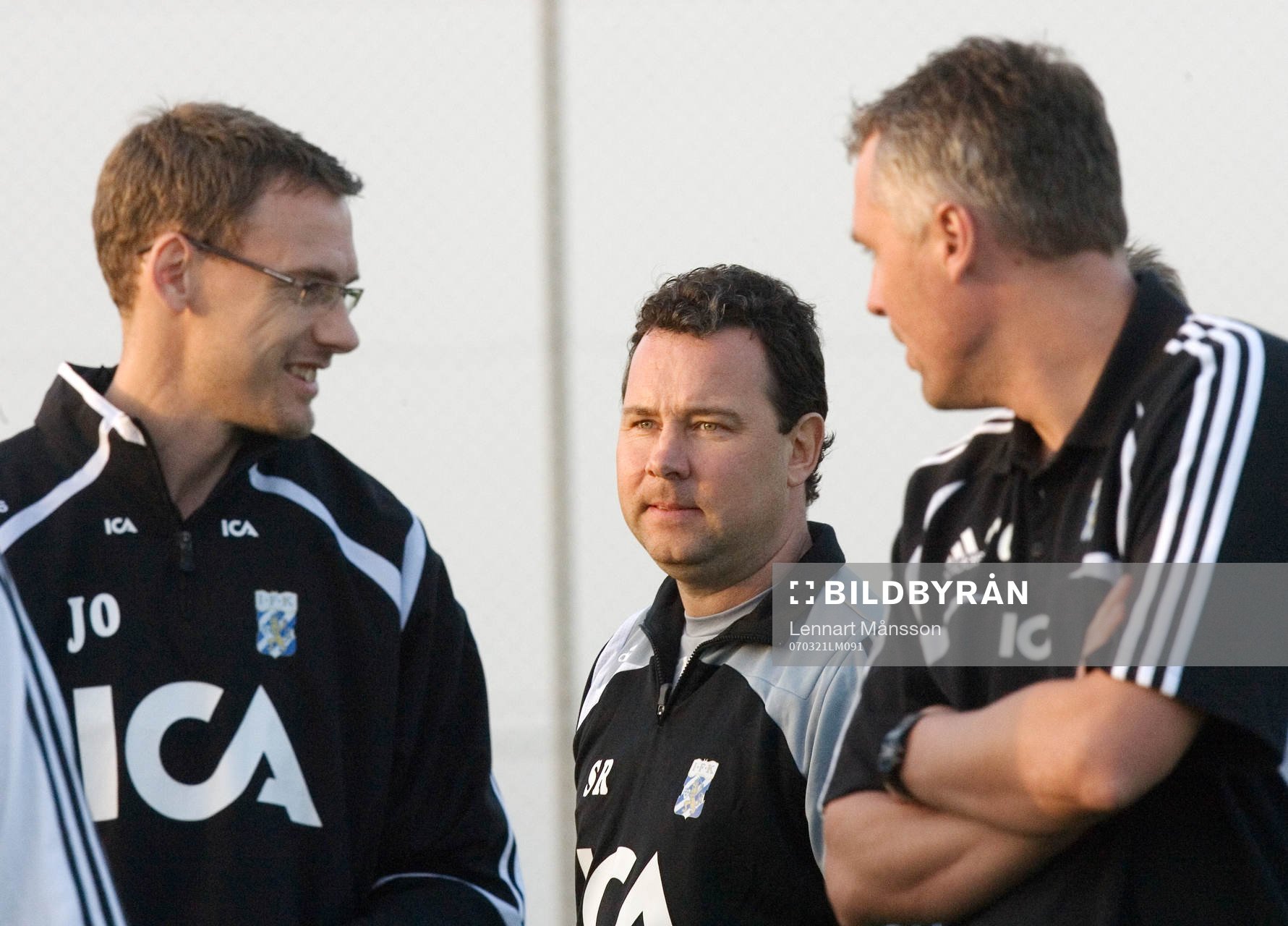 Jonas Olsson och Stefan Rehn, tränare, Teddy Olausson,