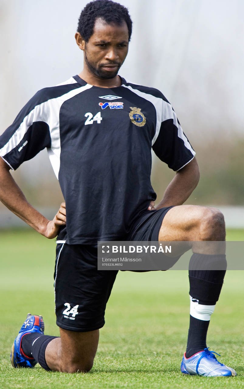 René Makondele stannade i Gefle