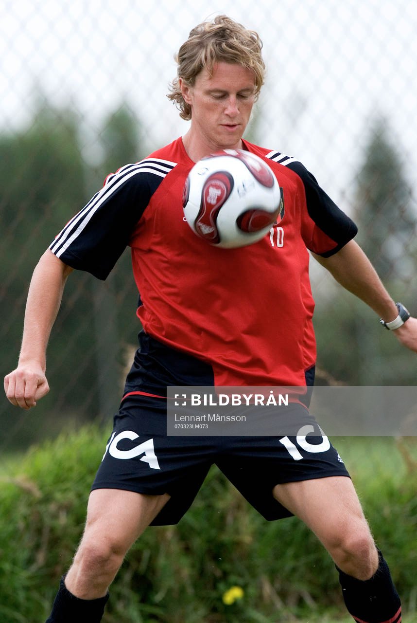 Tommy Lycén, boll, kicka