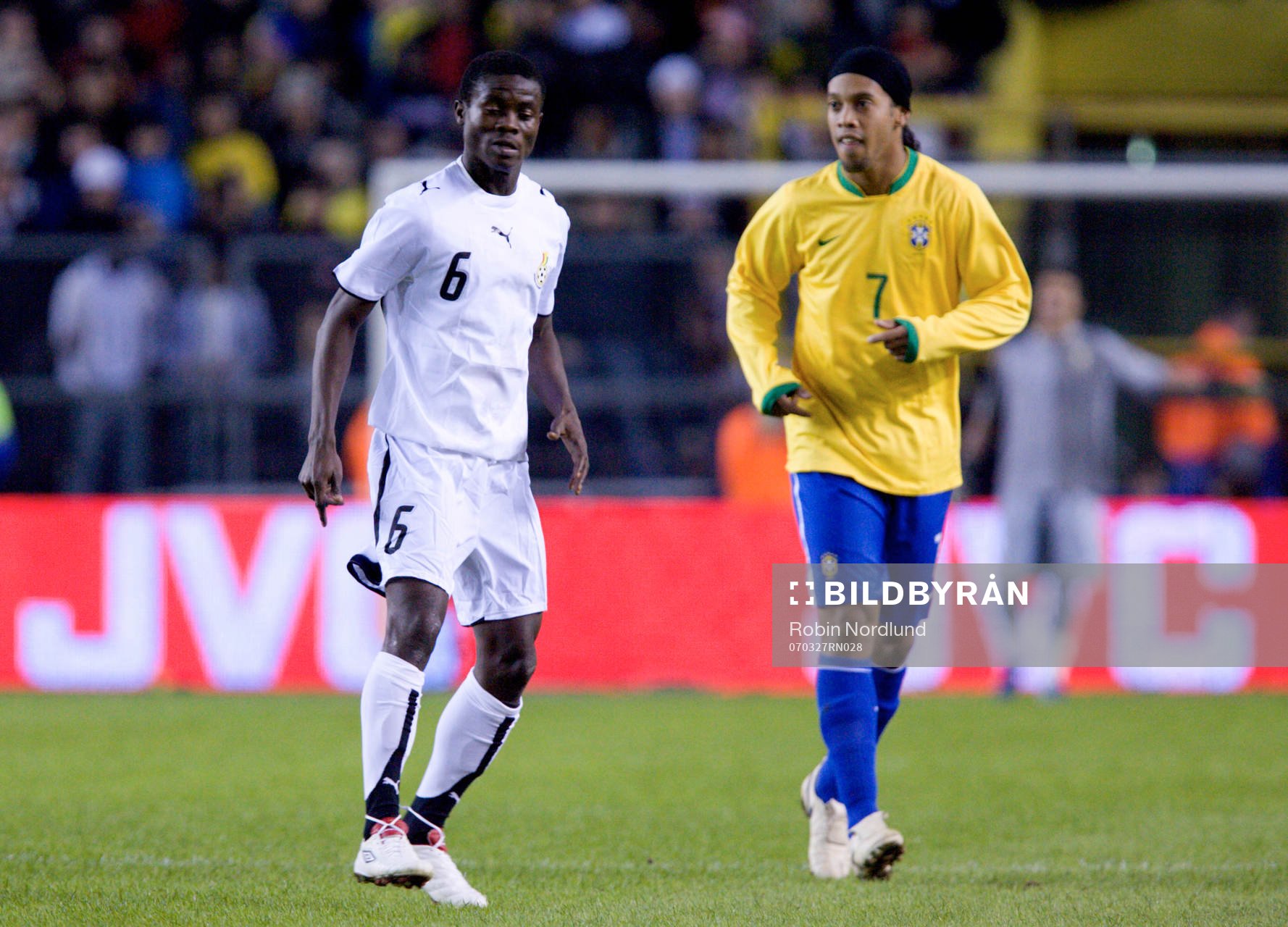 Anthony Annan, Ghana och Ronaldinho, Brasilien