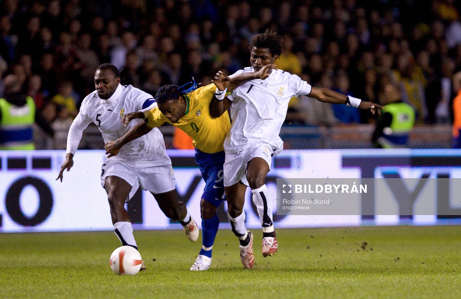 Vagner Love, Brasilien, John Mensah och Sammy Adjei, Ghana