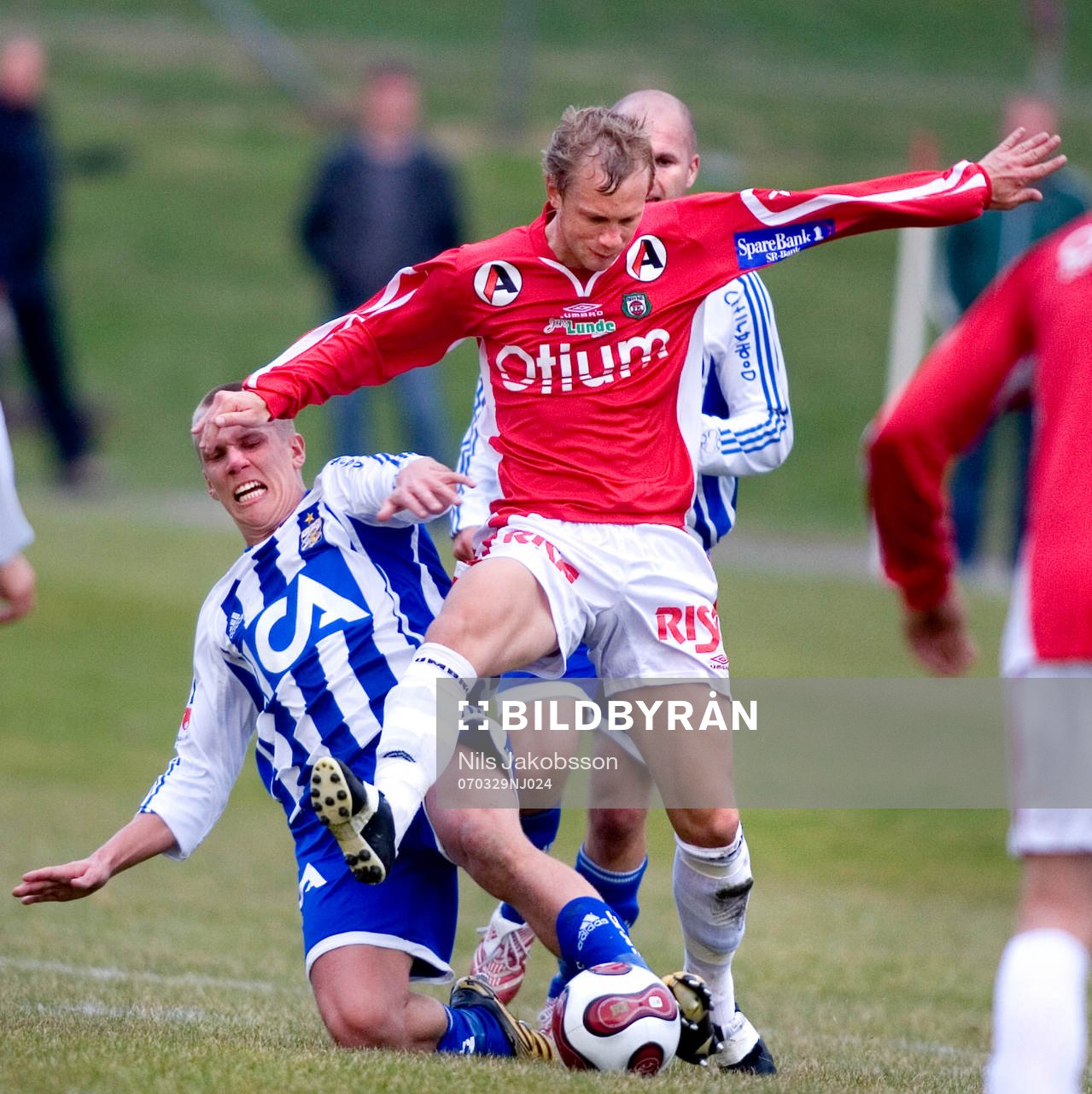 Pontus Wernbloom,  Göteborg, gör en brytning, glidtackling