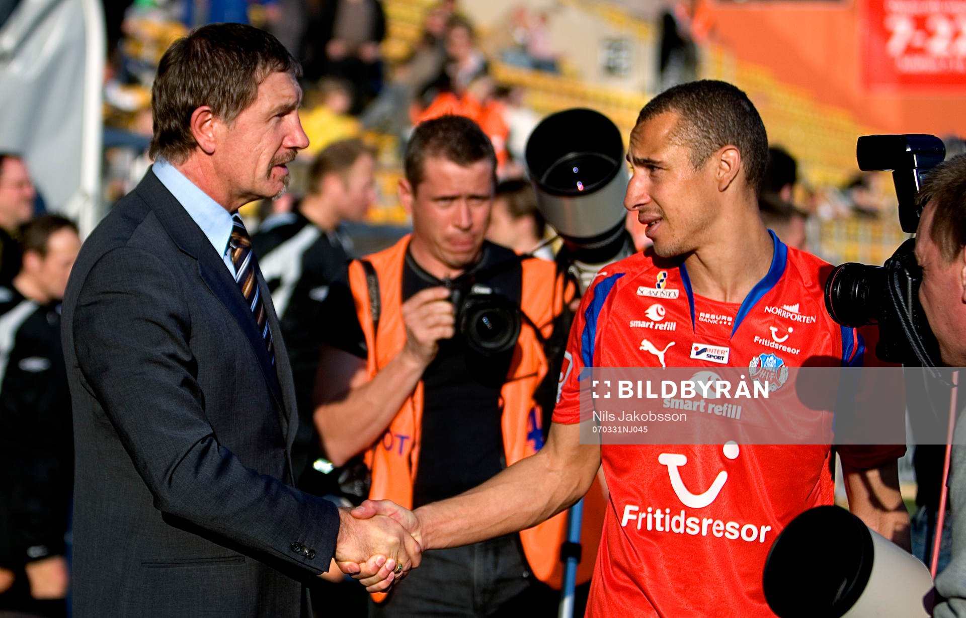 Stuart Baxter, tränare Helsingborg, tackar Henrik Larsson,