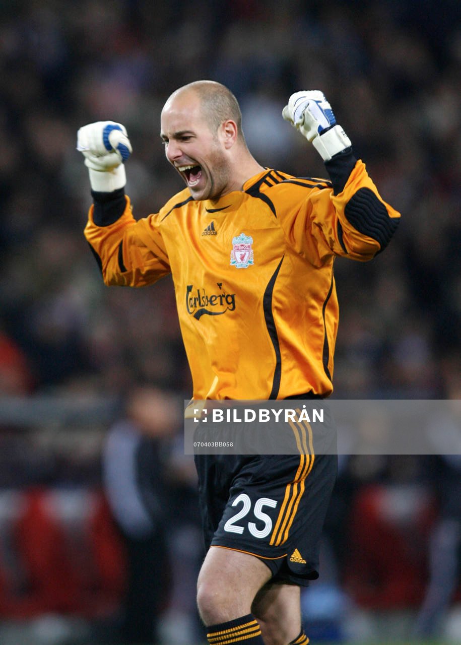 Jose Reina, målvakt, Liverpool,  jubel