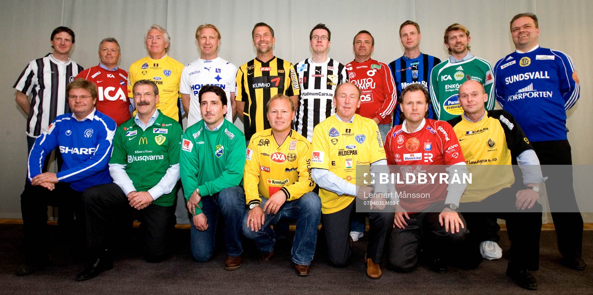 Patrik Johansson, Landskrona, Gilles Stille, Öster, Ingemar Nilsson, Falkenberg, Mikael Andersson, Norrköping, Thomas Andersson, Häcken, Mats Olsson, Sylvia, Mark Selmer, Degerfors, Pär Millqvist, Sirius, Jesper Blomqvist, Enköping och Timo Sankala, Sundsvall. Sittande fr.v.: Peter Swärdh, Åtvidaberg, Olle Nordin, Jönköping, Dave Wilson, Ljungskile, Thomas Andersson, Mjällby, Stig Kristensson, Falkenberg, Jan Karlsson, Örgryte och Anders Grimberg, Bunkeflo.