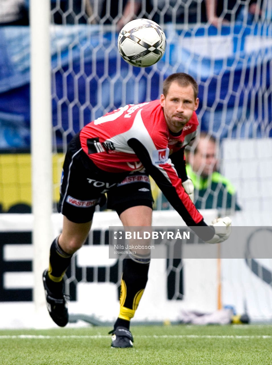 Johan Wiland, målvakt, Elfsborg, utkast, kastar ut bollen