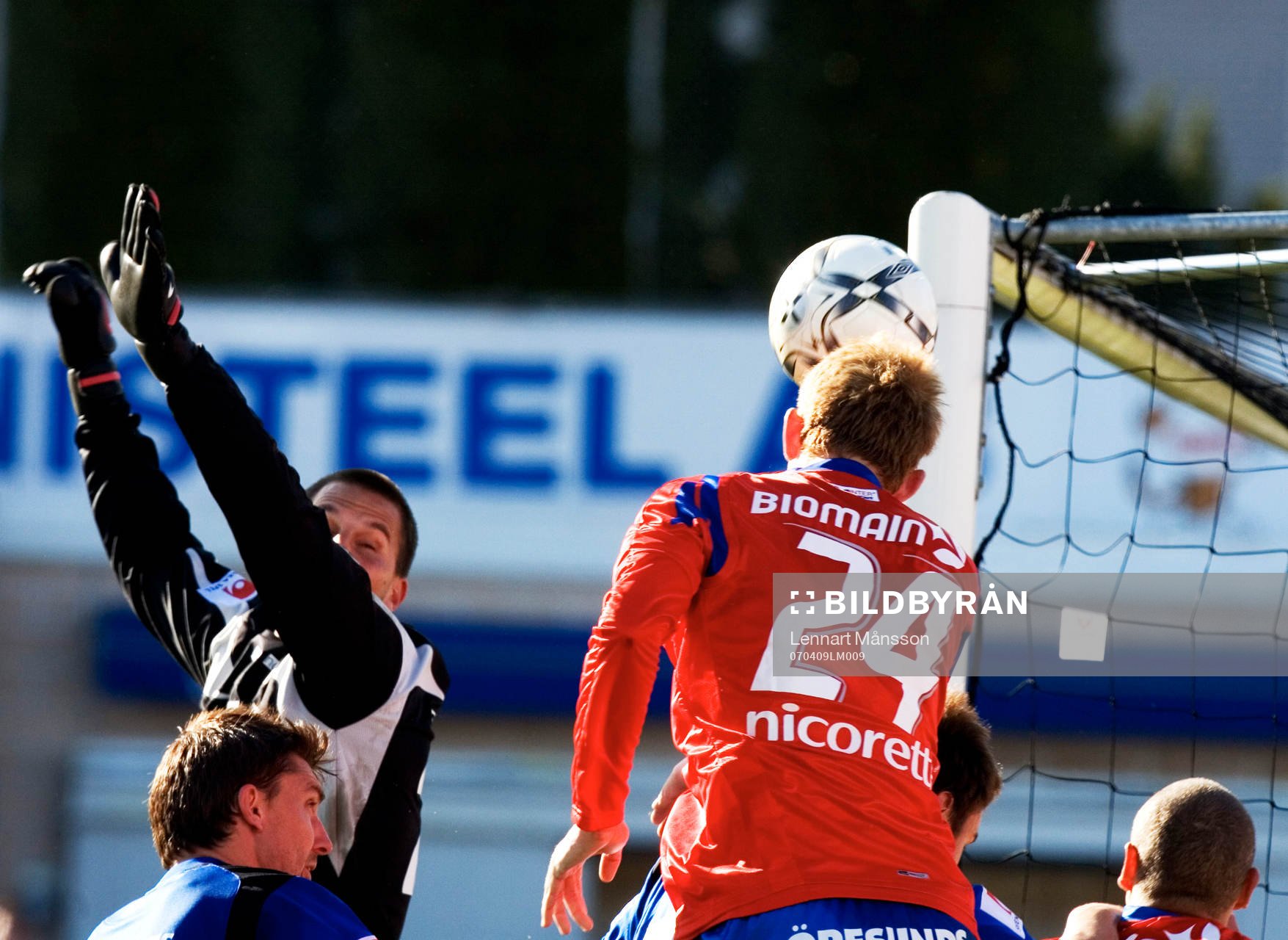 Fredrik Björck nära överlista Magnus Bahne i slutminuten