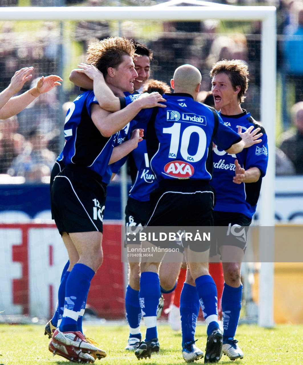 Fotboll, allsvenskan, Halmstad, Tomas Zvirgzdauskasoch Dudan Djuric, jubel.