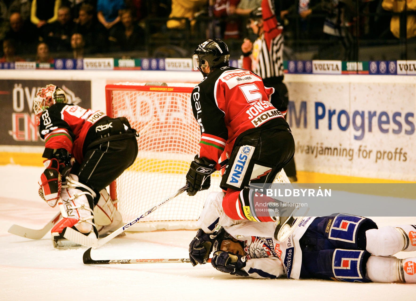 Has Jonsson trycker till Patric Blomdahl