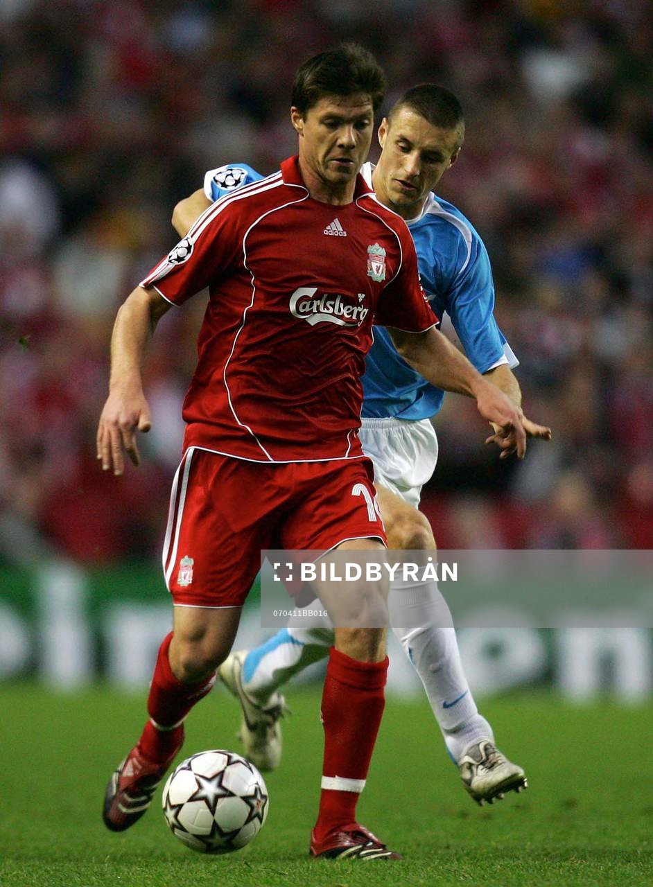  Timmy Simons, Eindhoven och Xabi Alonso, Liverpool