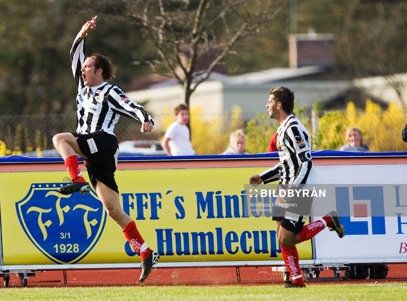  Kvitterat till 2-2 genom Daniel Åkervall, jubel.