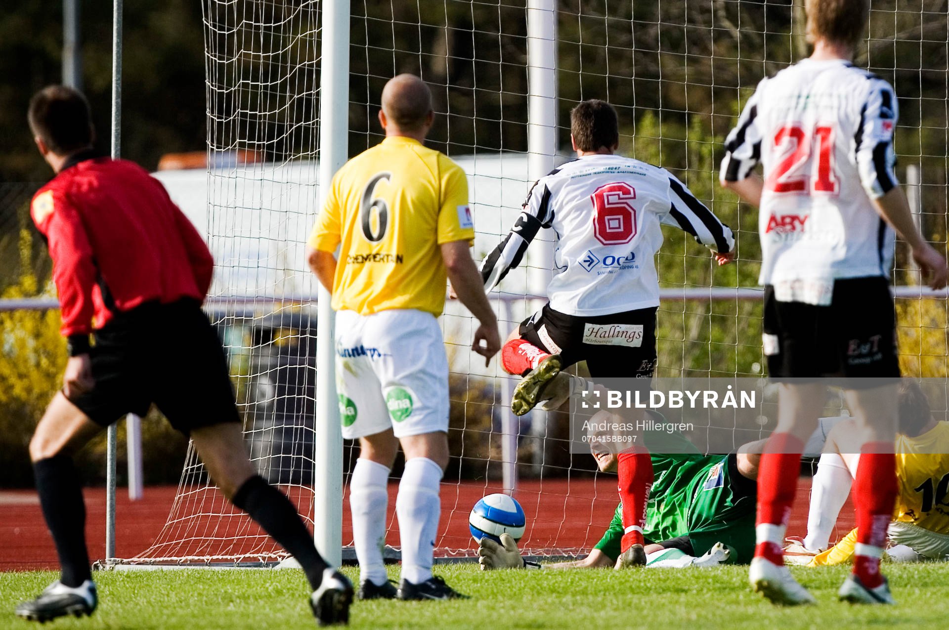Mikael Cupan slår in Sylvias första superettanmål