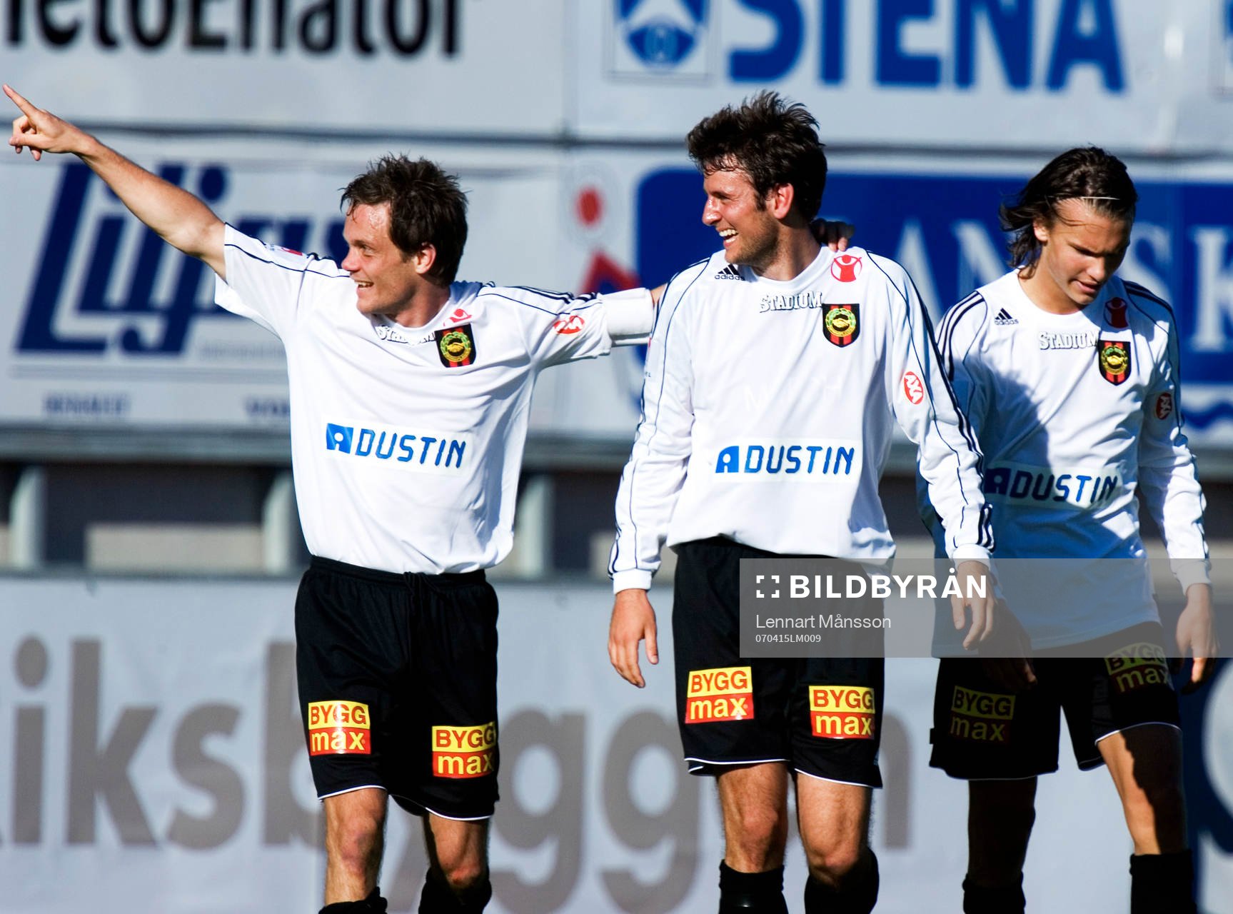 BP-målskyttarna Jon Persson och Olof Guterstam och unge