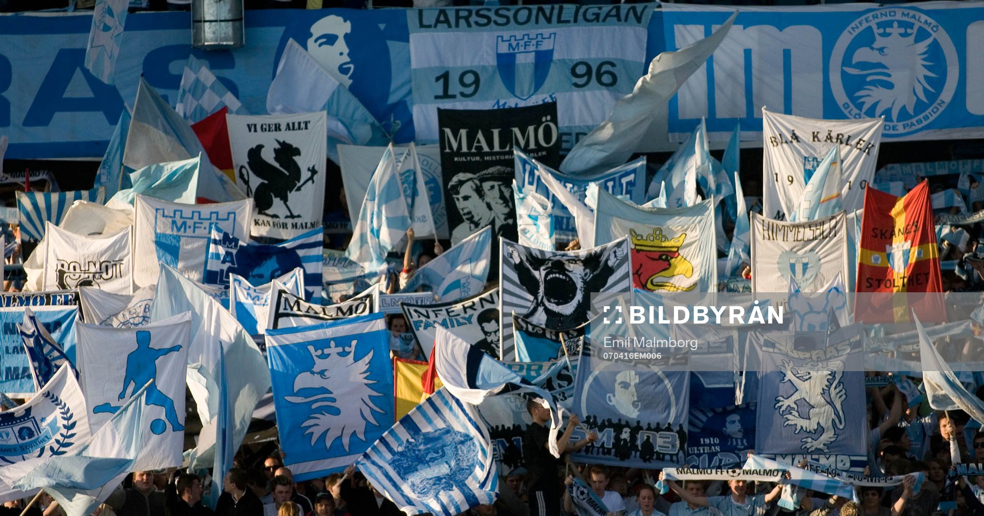 MFF klacken, fans, supporter, flaggor, tifo