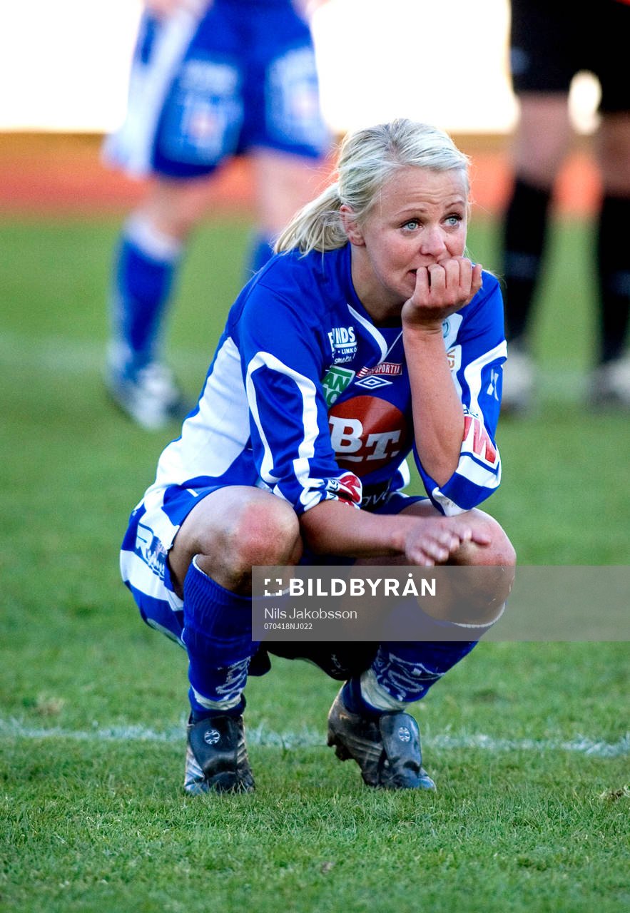 Josefine Öqvist, Linköping, fäller ett par tårar