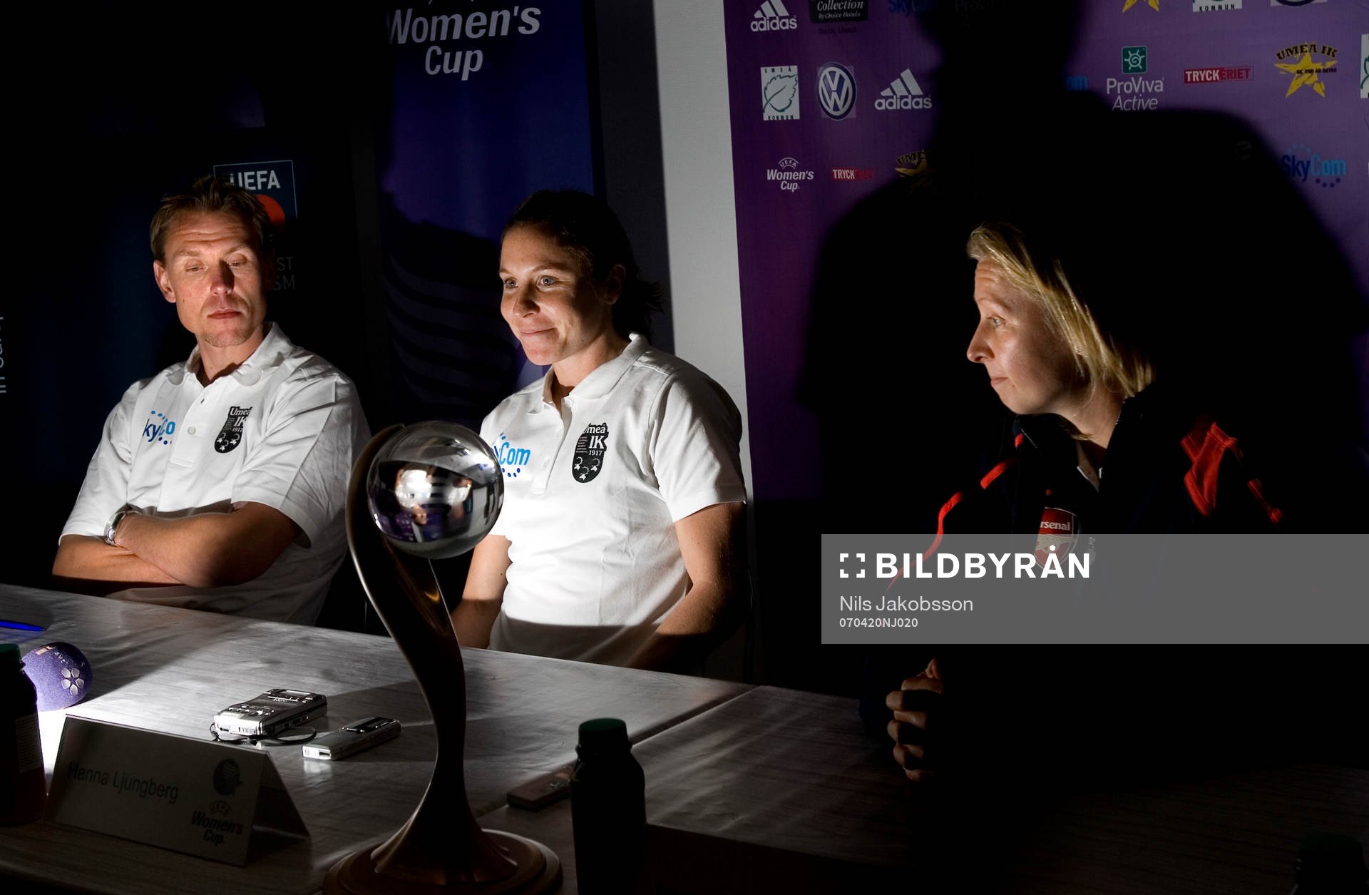 Fotboll, Final UEFA Womens Cup, Presskonferens Inför Umeå - Arsenal: Andree Jeglertz, tränare, Hanna Ljungberg, Umeå, Jayne Ludlow, Arsenal,