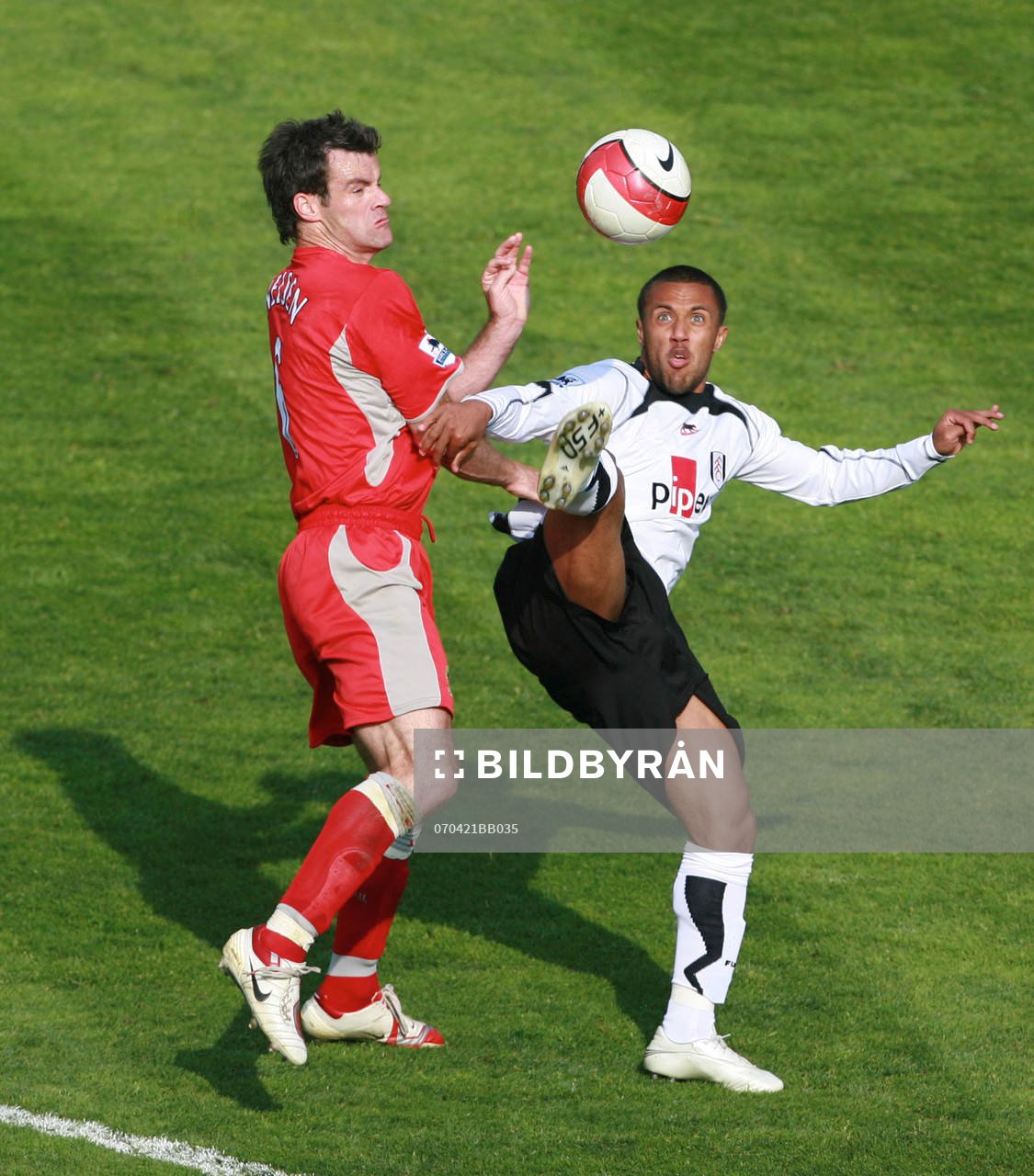 Wayne Routledge, Fulham och Ryan Nelsen, Blackburn