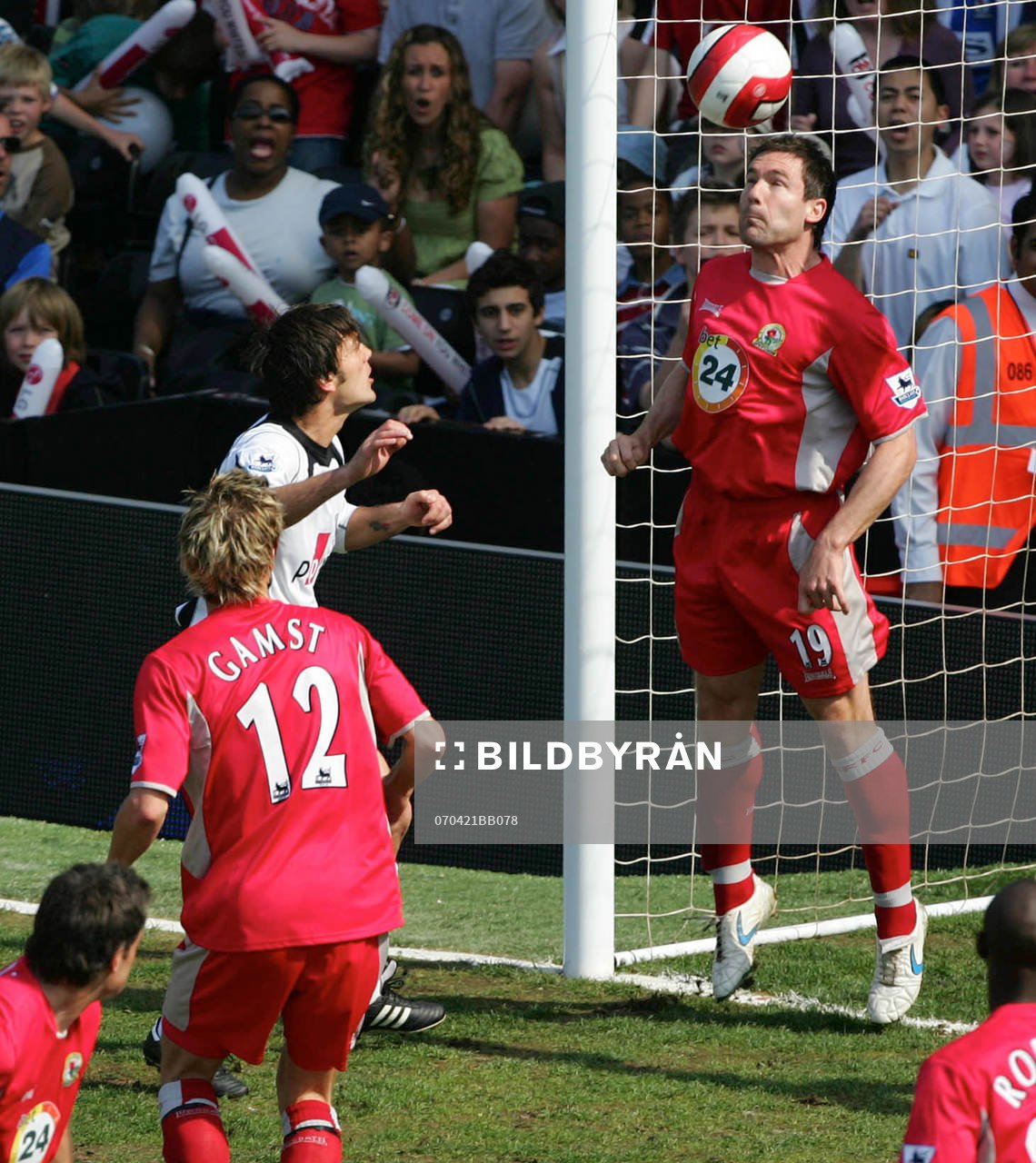  Vincenzo Montella, Fulham gör mål.